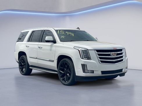Used 2016 Cadillac Escalade Luxury image 1