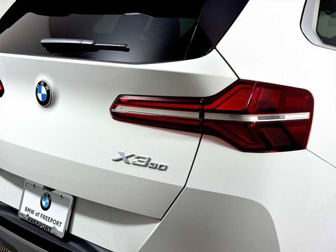 Used 2025 BMW X3 xDrive30i w/ Premium Package image 29