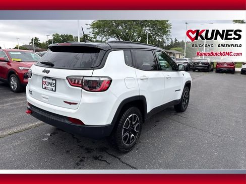 Used 2025 Jeep Compass Trailhawk AWD/4WD image 7