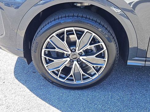 Certified 2025 Audi Q5 Premium w/ Premium Plus AWD/4WD image 2