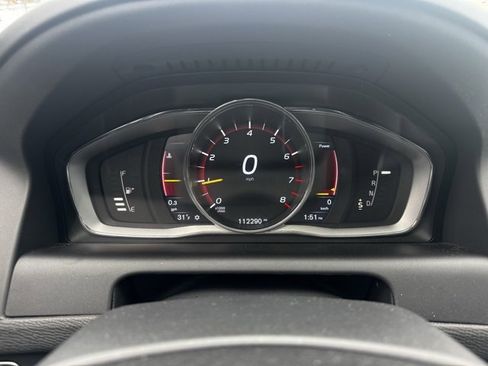 Used 2016 Volvo XC60 T6 w/ Proximity Package image 26