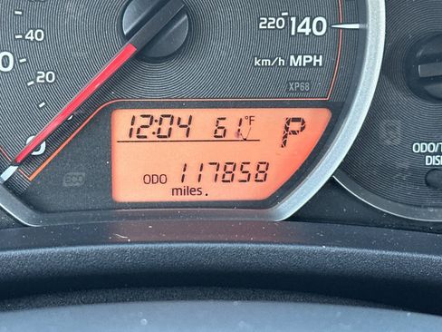 Used 2013 Toyota Yaris LE image 37