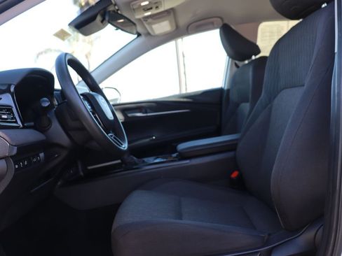 Used 2025 Toyota Camry LE image 10