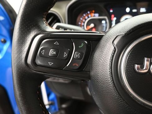 Used 2024 Jeep Gladiator Mojave AWD/4WD image 6