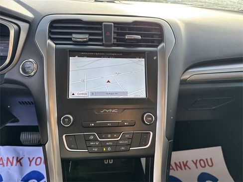 Used 2019 Ford Fusion SE image 22