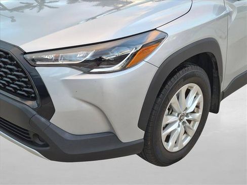 Used 2024 Toyota Corolla Cross LE FWD image 10