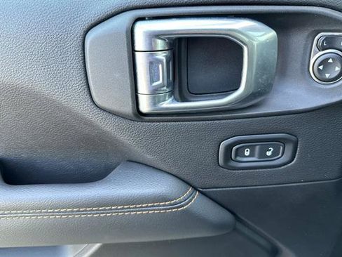 Used 2023 Jeep Wrangler High Altitude image 10