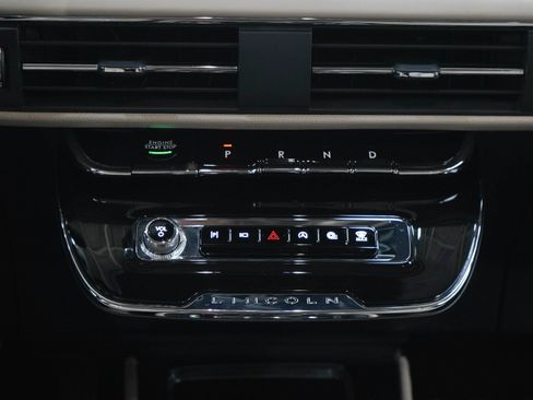 Used 2025 Lincoln Corsair AWD w/ Towing Package image 19