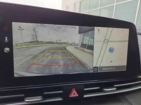 Used 2024 Hyundai Elantra SEL w/ Convenience Package image 46