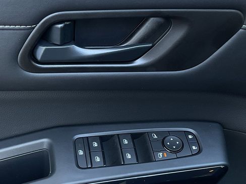 New 2026 Nissan Pathfinder SV image 12