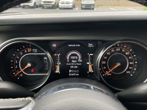 Used 2020 Jeep Gladiator Overland AWD/4WD image 23