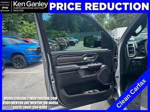 Used 2024 RAM 1500 Laramie AWD/4WD image 11