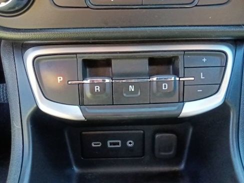Used 2022 GMC Terrain SLE w/ Elevation Edition FWD image 24