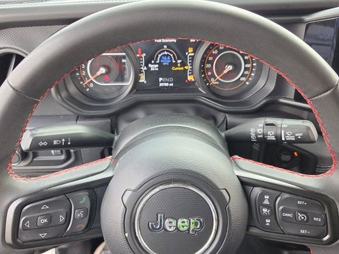 Used 2024 Jeep Wrangler Rubicon image 22
