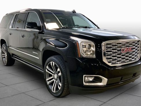 Used 2020 GMC Yukon XL Denali w/ Denali Premium Package AWD/4WD image 2