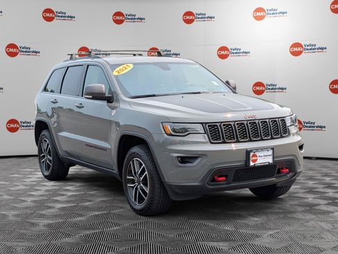 Used 2021 Jeep Grand Cherokee Trailhawk w/ Trailhawk Luxury Group AWD/4WD image 3