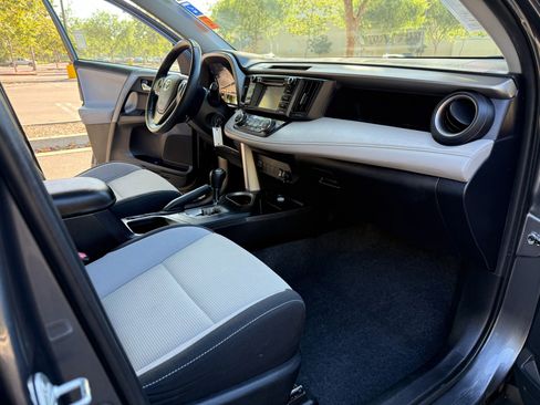 Used 2016 Toyota RAV4 XLE image 11