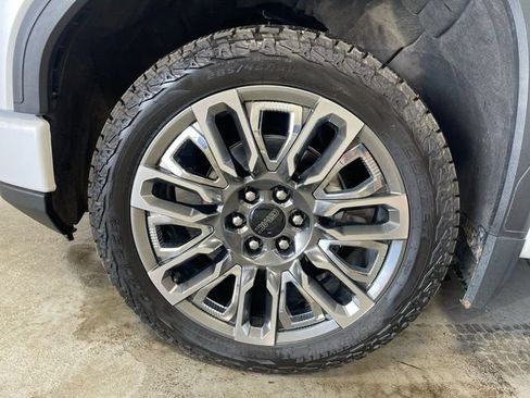 Used 2024 GMC Sierra 1500 Denali Ultimate AWD/4WD image 11