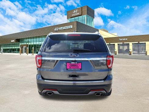 Used 2018 Ford Explorer Limited image 7