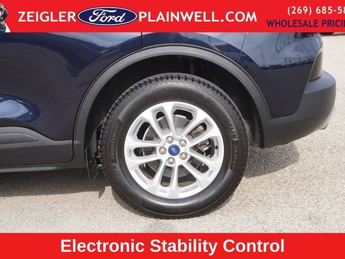 Used 2021 Ford Escape S image 9