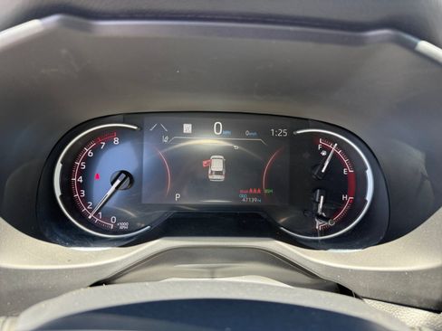 Used 2024 Toyota RAV4 XLE FWD image 11