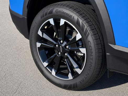 Certified 2025 Chevrolet Equinox RS w/ Safety and Technology Package FWD image 10