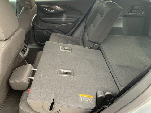 Used 2024 GMC Terrain SLE w/ Driver Convenience Package image 19