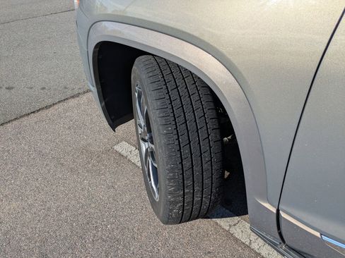 Used 2019 GMC Acadia Denali w/ LPO, Floor Liner Package image 41