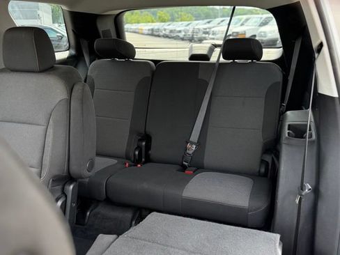 Used 2020 Chevrolet Traverse LT FWD image 19