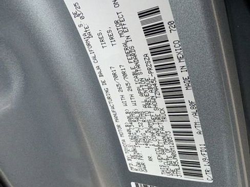 Used 2025 Toyota Tacoma TRD Off-Road image 37