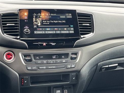 Used 2022 Honda Passport TrailSport image 17