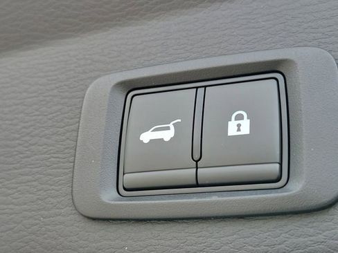 New 2026 Mitsubishi Outlander SE image 12