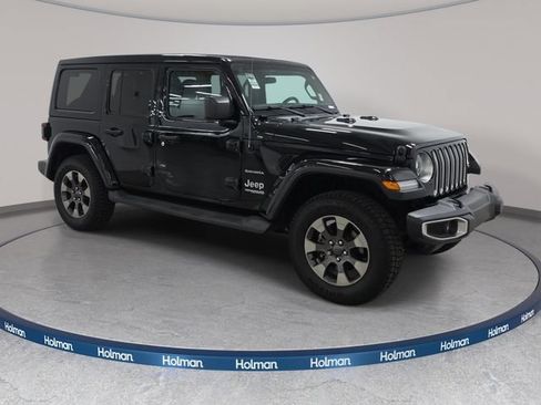 Used 2018 Jeep Wrangler Unlimited Sahara w/ LED Lighting Group AWD/4WD image 4