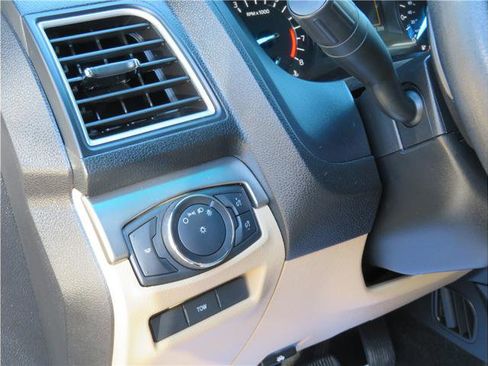 Used 2016 Ford Explorer 4WD image 12