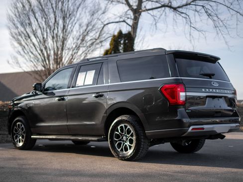 Used 2024 Ford Expedition Max XLT image 7