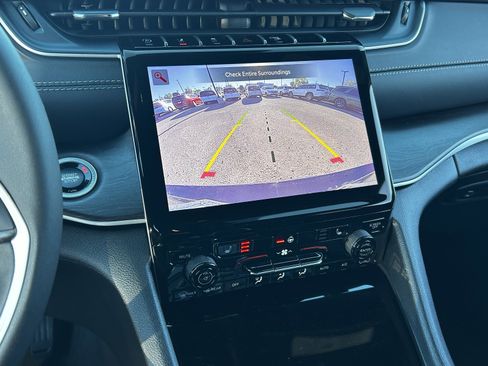 New 2025 Jeep Grand Cherokee L Limited w/ Trailer Tow Package image 21