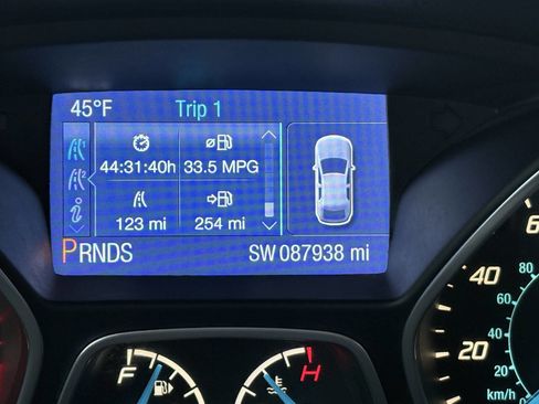 Used 2014 Ford Focus SE w/ Equipment Group 201A FWD image 16