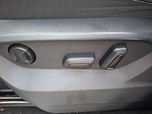 Used 2022 Volkswagen Atlas SE image 13