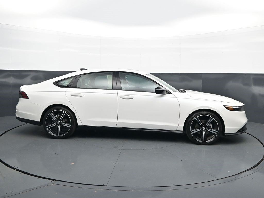 Used 2026 Honda Accord SE image 8
