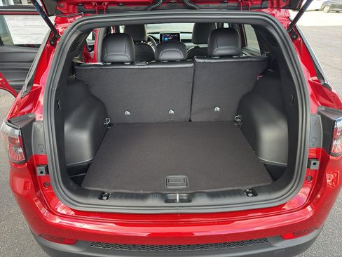 New 2026 Jeep Compass Latitude image 25