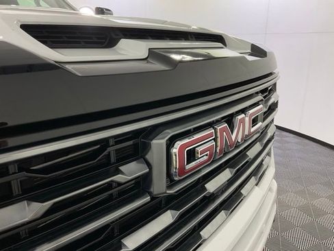 Used 2025 GMC Sierra 3500 AT4 w/ AT4 Premium Plus Package image 11