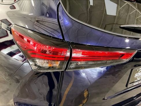 Used 2023 Toyota Highlander XSE AWD/4WD image 33
