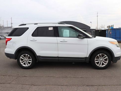 Used 2013 Ford Explorer XLT image 4