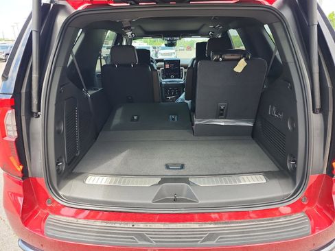 New 2026 GMC Yukon Denali Ultimate AWD/4WD image 9