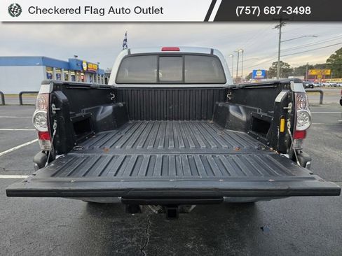Used 2013 Toyota Tacoma PreRunner image 16