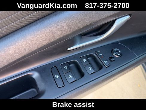 Used 2024 Hyundai Elantra SEL image 15