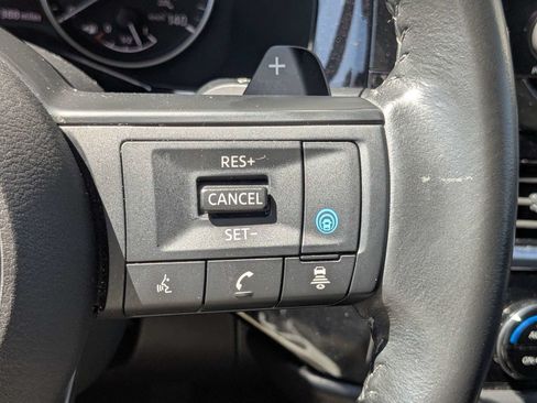 Used 2025 Nissan Pathfinder SV FWD image 30