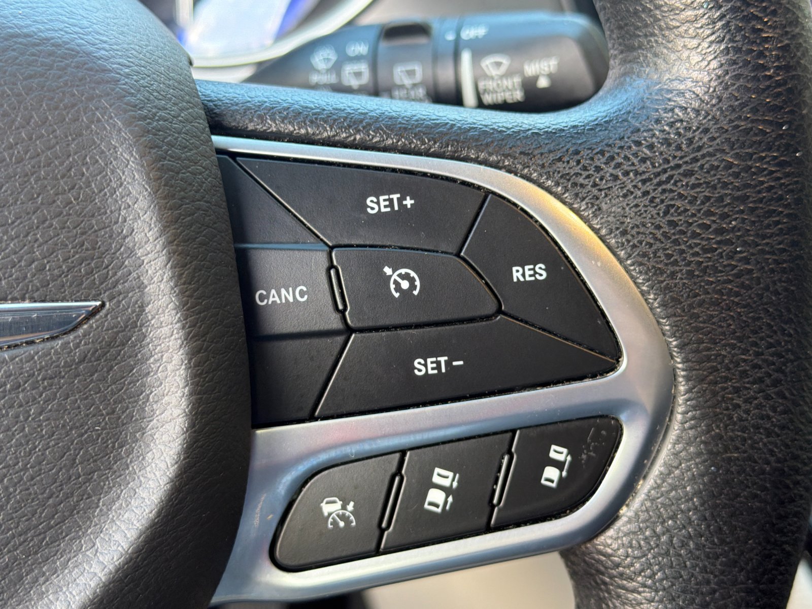 Used 2021 Chrysler Pacifica Touring FWD image 31