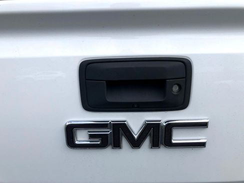 Used 2018 GMC Sierra 1500 SLE w/ SLE Value Package image 17