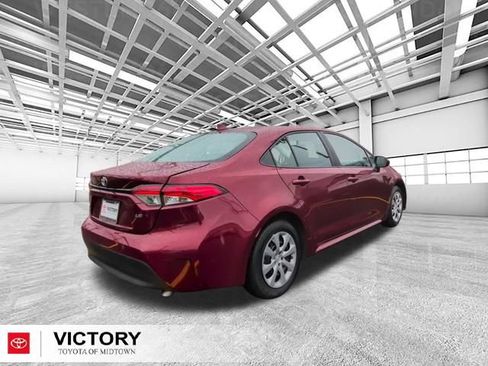 Used 2024 Toyota Corolla LE FWD image 4